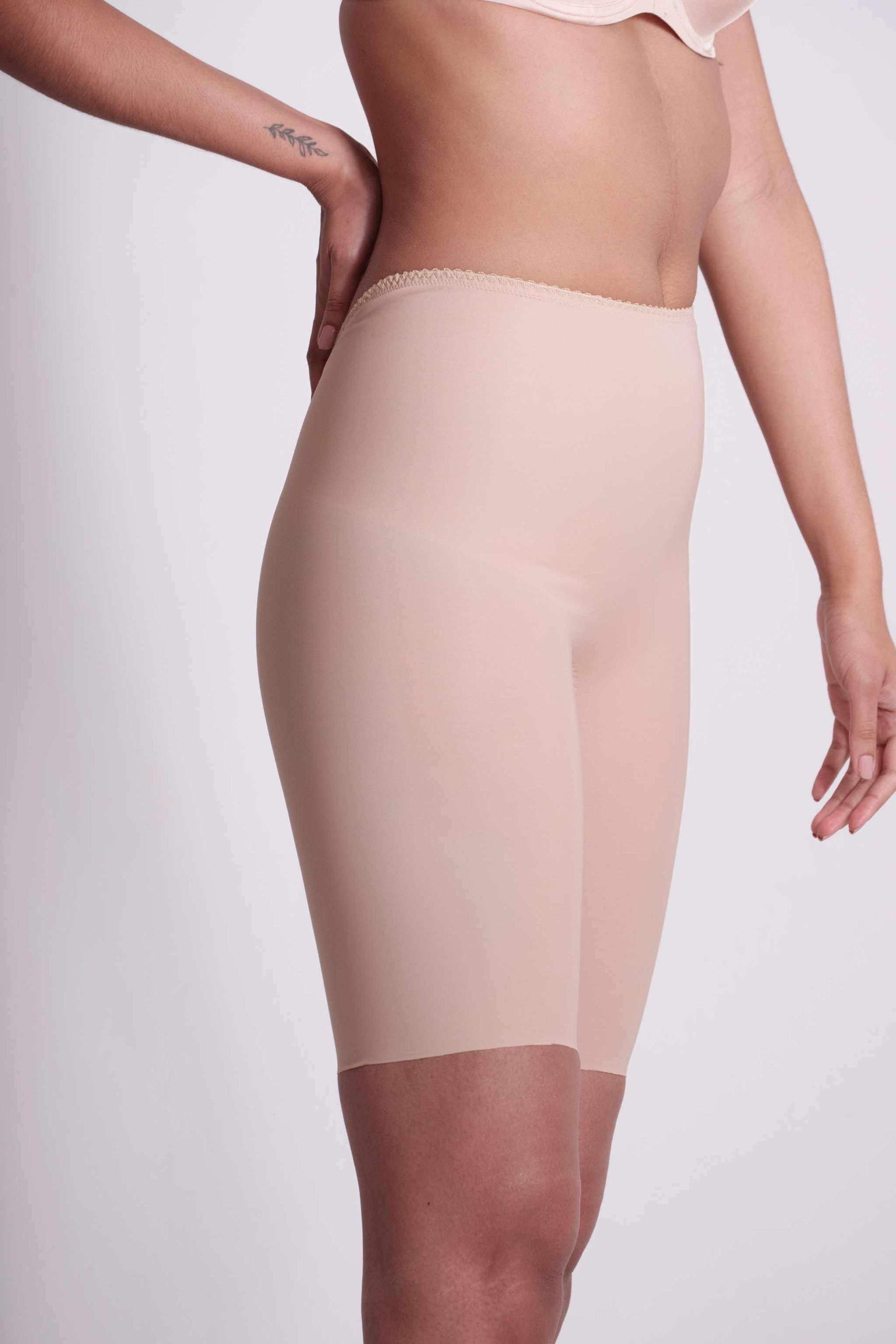 Feel Beautiful on Your Big Day with Hitch Bridal Shapewear's Shelby Shorts - Low Back Mid Rise HITCH Shapewear Feel Beautiful on Your Big Day with Hitch Bridal Shapewear's Shelby Shorts - Low Back Mid Rise HITCH Shapewear